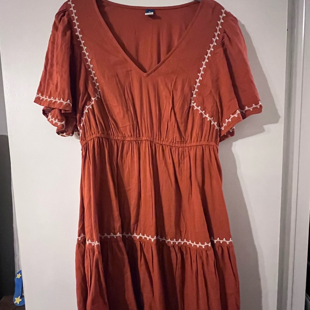 Old Navy Rust Midi Dress with White Accents